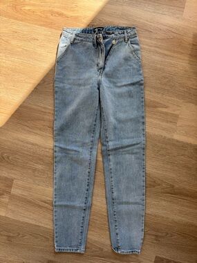 PrettyLittleThing Pale Blue High Rise Jeans